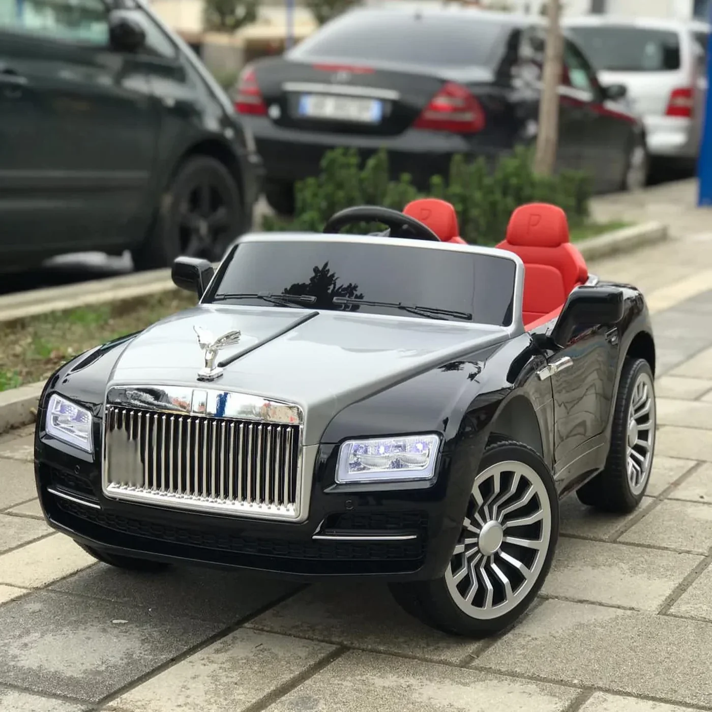 rollsroycekidscar_2.webp